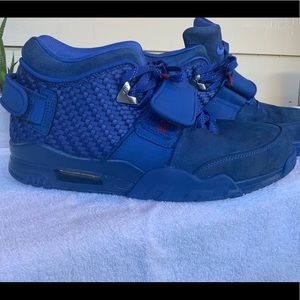 Nike victor cruise cross trainers